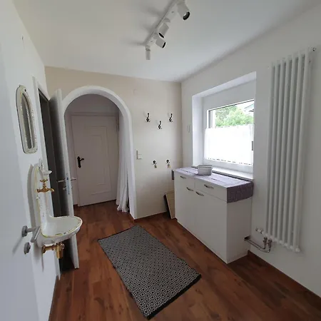 Gertrude Apartment *